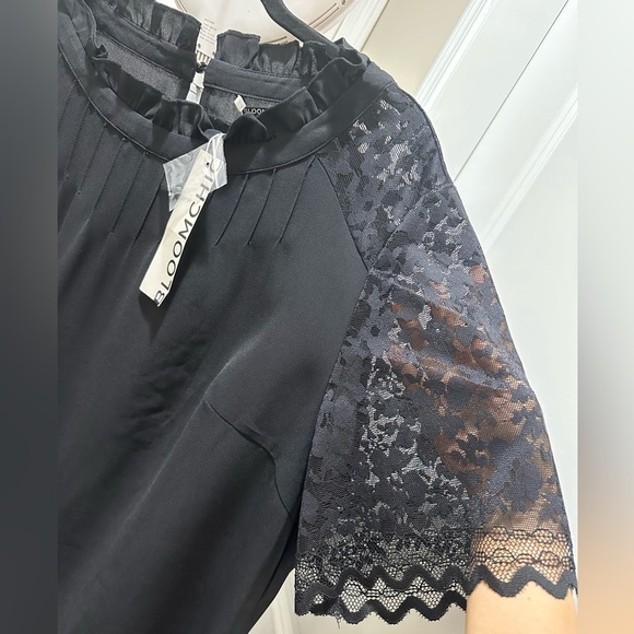 BloomChic Plus Size 2XL Lace Sleeve Blouse us18-20 - Picture 4 of 7